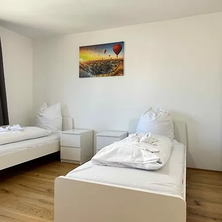 Апартаменты Sad150 - Moderne Monteurwohnungen In Mit Balkon Швандорф